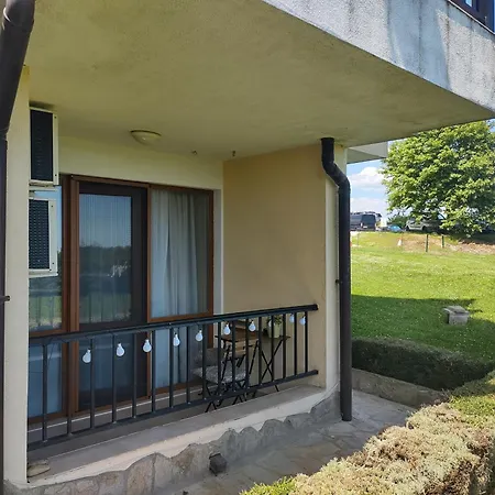 в Oasis Kamchia - стъпки в пясъка Kamcsija